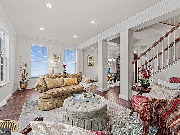 3rd image of 5846 Donovan Ln