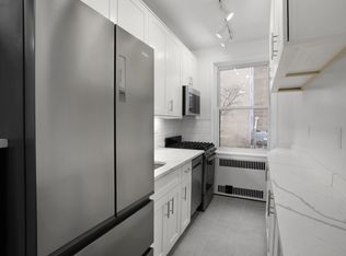 305 W 52nd St APT 3F, New York, NY