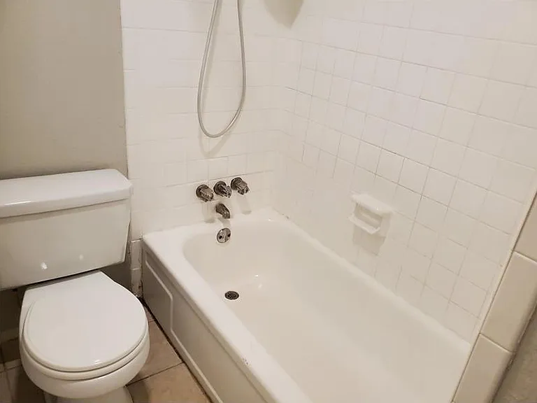 312 E Croslin St #104 — Photo 6