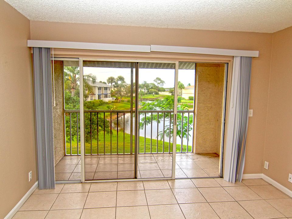 1st image of 1533 SE Royal Green Cir