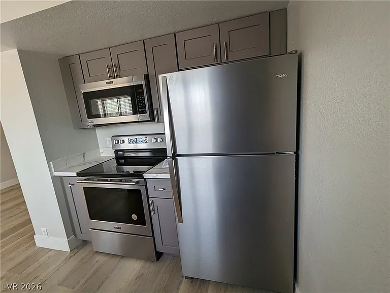 4379 Hilldale Ave — Photo 8