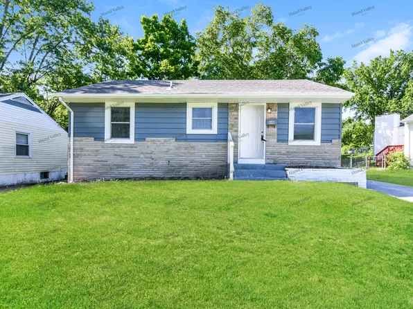 448 Lancashire Rd, Saint Louis, MO 63137