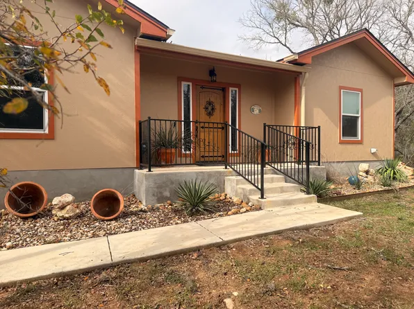 1405 Palomino Ln, San Marcos, TX 78666