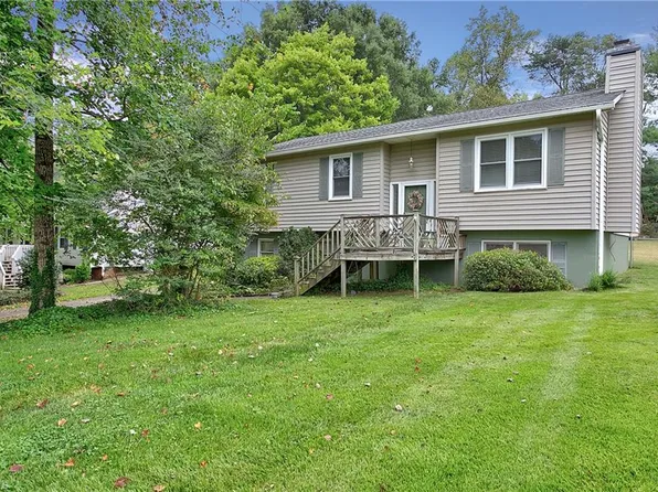 2951 Spangenberg Rd, Winston Salem, NC 27127