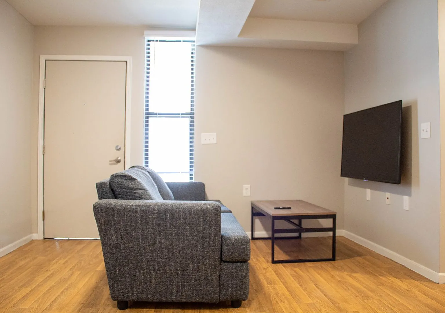 806 S Third — Photo 3