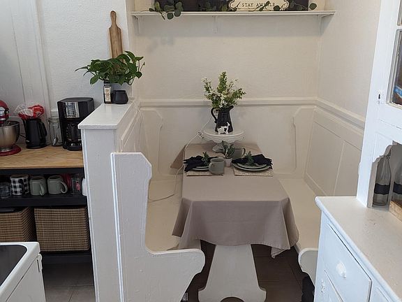 Eat-in nook
