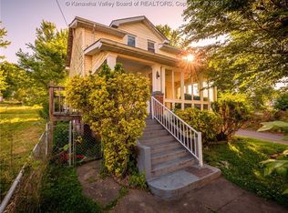 1010 Red Oak St, Charleston, WV