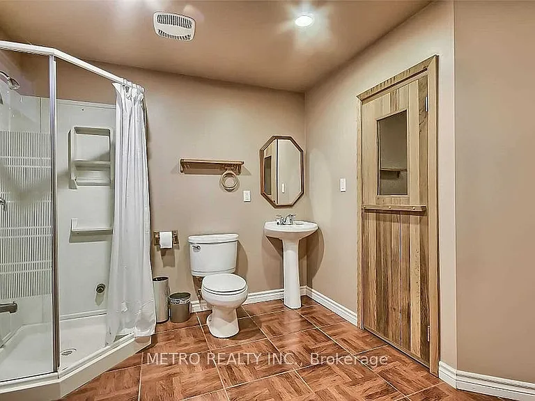 17 Twin Circle Ct #ENTIRE — Photo 36