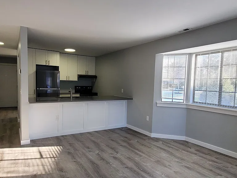 621 Riverine Dr #101 — Photo 2