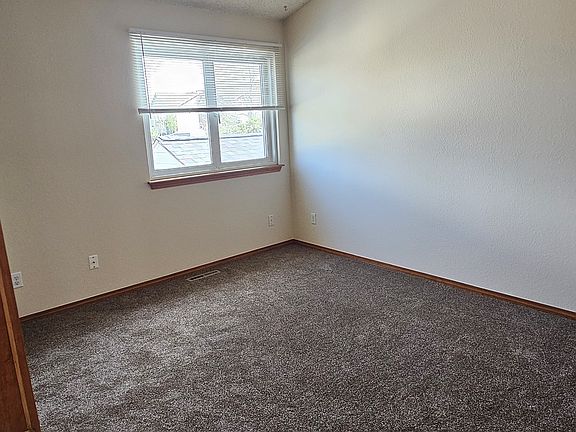 5th image of 5280 Aspen Ave