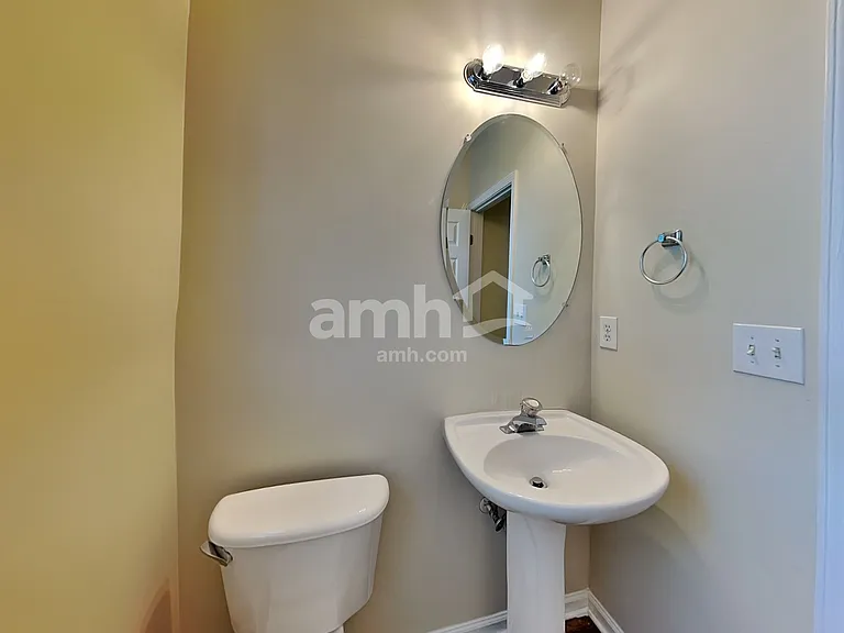 291 Beckenham Ln — Photo 9