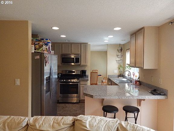 5th image of 15405 NE 47th Cir