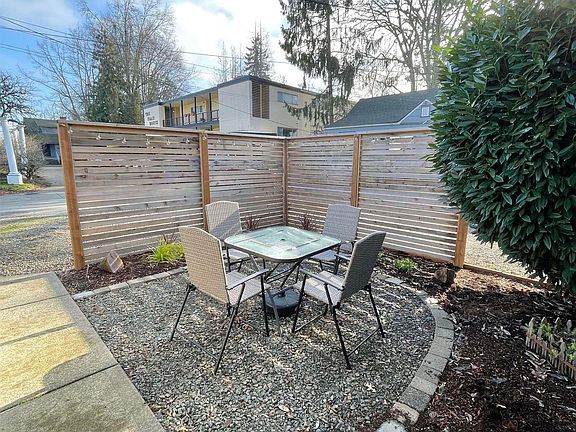 3rd image of 135 Wander Way SE