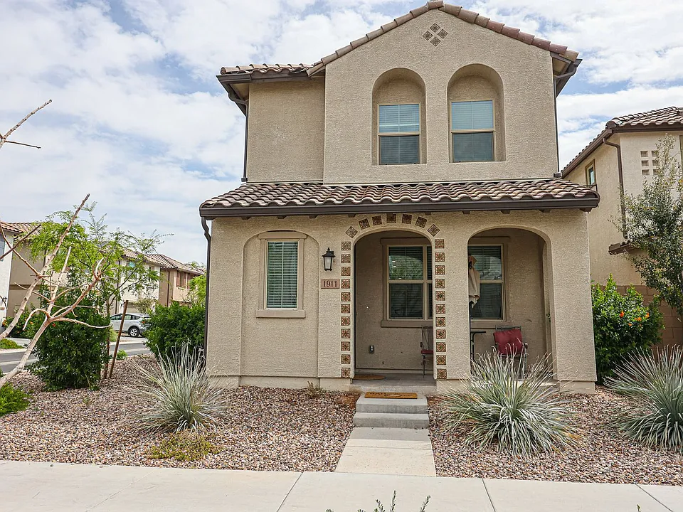 1911 S Bedford Pl