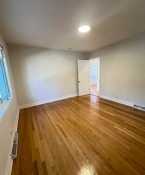 5439 N Normandy Ave — Photo 5
