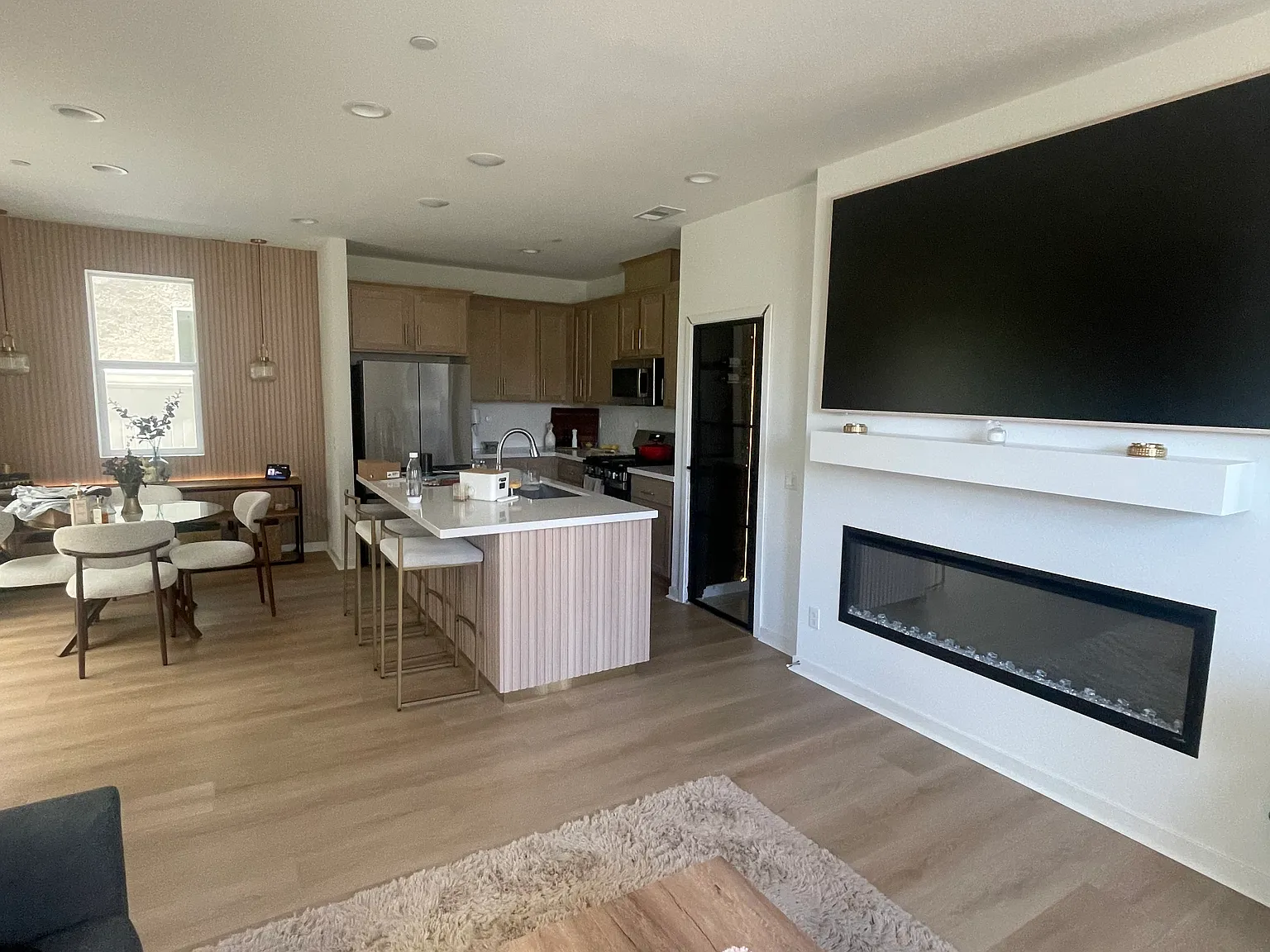 4 bed, 3.5 bath, 1838 sqft, $5,250 — Photo 4