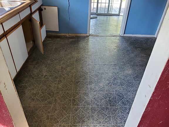 5th image of 525 Ballentine Ave