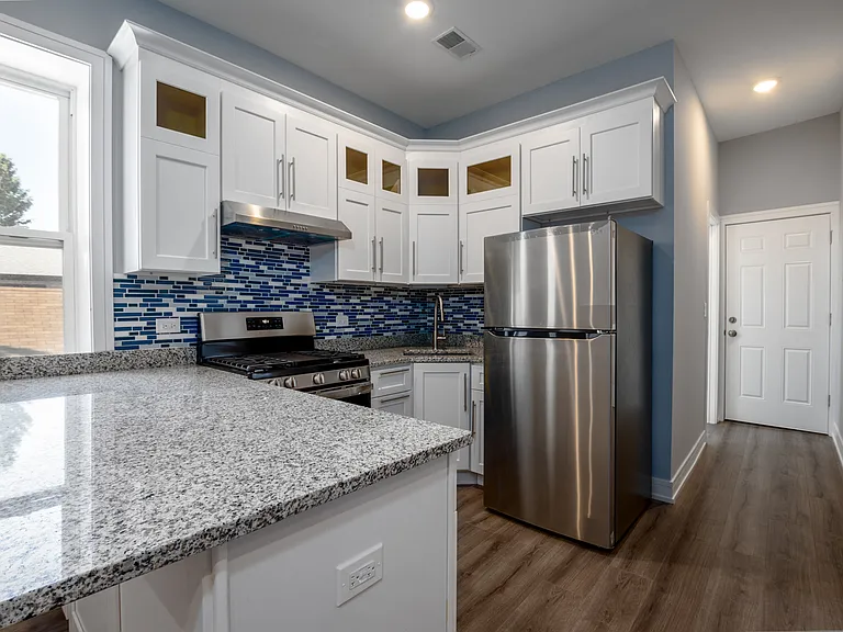 3744 S Parnell Ave #2 — Photo 5