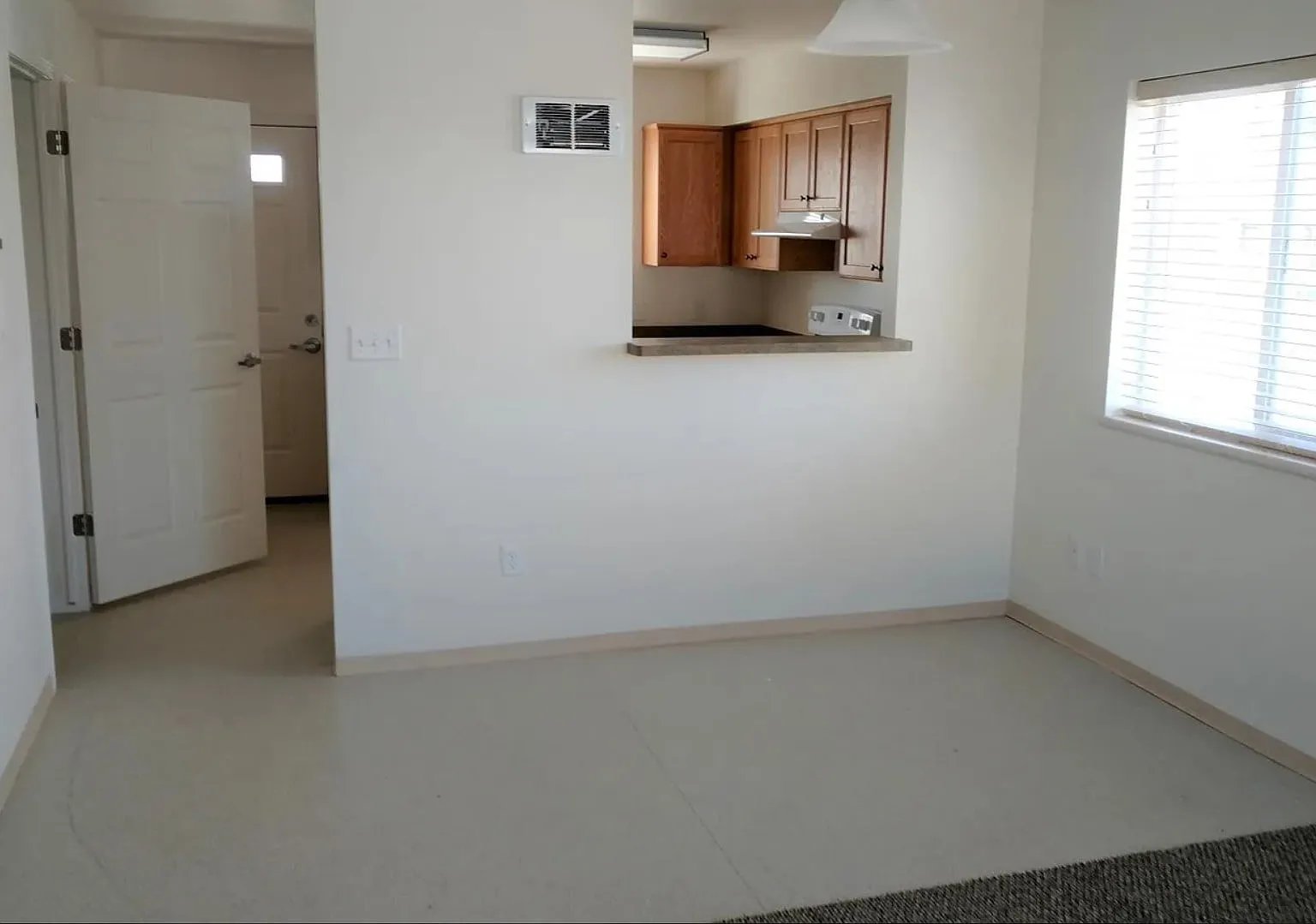 2 bed, 1.0 bath, $855 — Photo 4