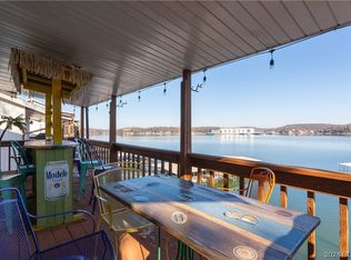 160 Tara Rd, Lake Ozark, MO 65049