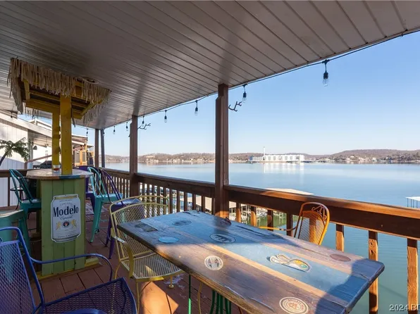 160 Tara Rd, Lake Ozark, MO 65049