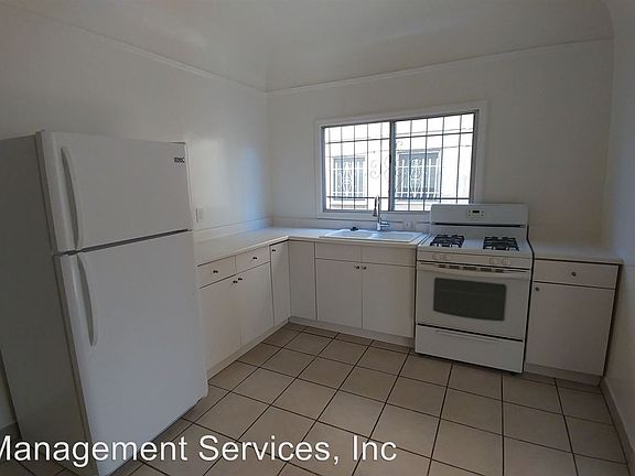 3rd image of 428 N Curson Ave