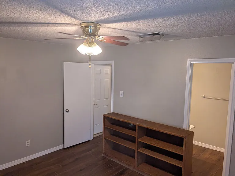 2502 Charla Cir — Photo 12
