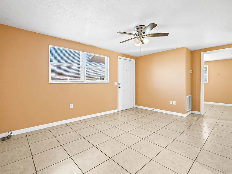 2137 Ranchita Trl — Photo 6
