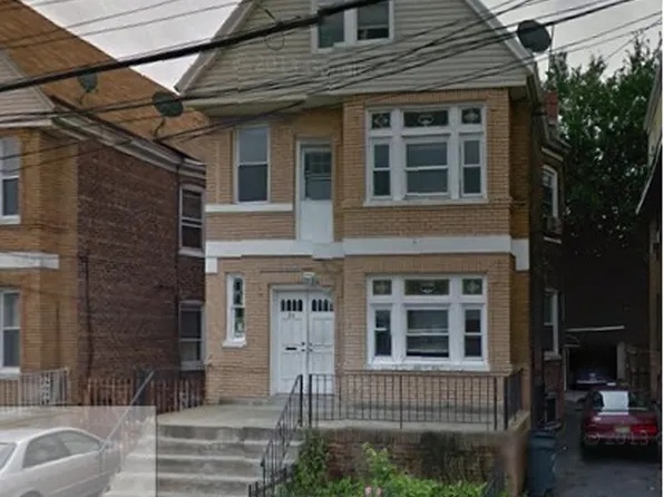 23 Wegman Pkwy, Jersey City, NJ 07305