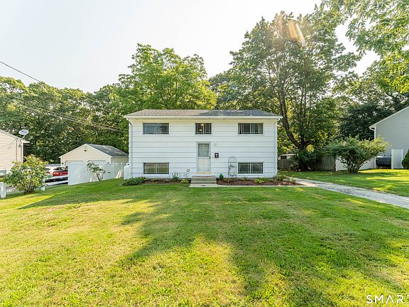 3rd image of 57 Nantucket Drive
