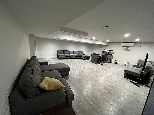 5th image of 13 Brooklyn Ave #1D