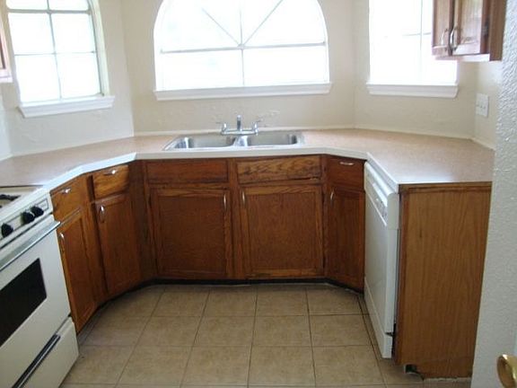 4th image of 5715 Lycomb Dr