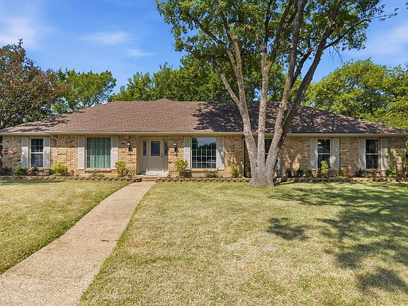 3rd image of 5709 Silver Lake Cir