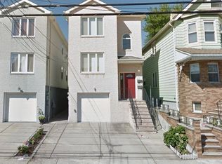 29 6th St #2, Harrison, NJ 07029