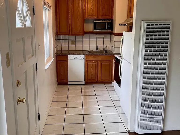 865 Northpoint Dr #5 — Photo 3