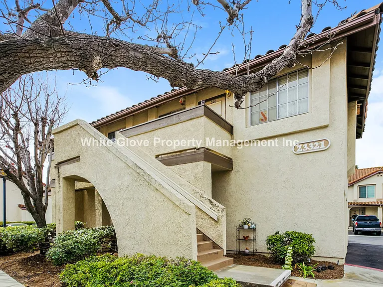 23321 La Crescenta #A — Photo 1