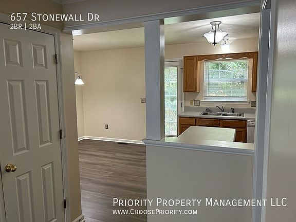 3rd image of 657 Stonewall Dr