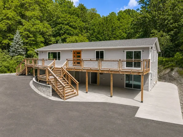 117 Camp Rd, Red Hook, NY 12571
