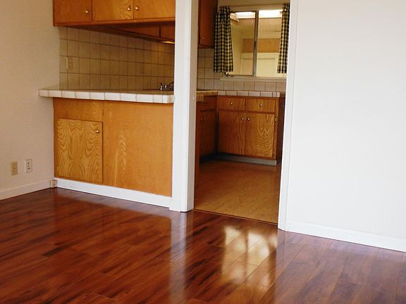 4th image of 552 Monica Ln