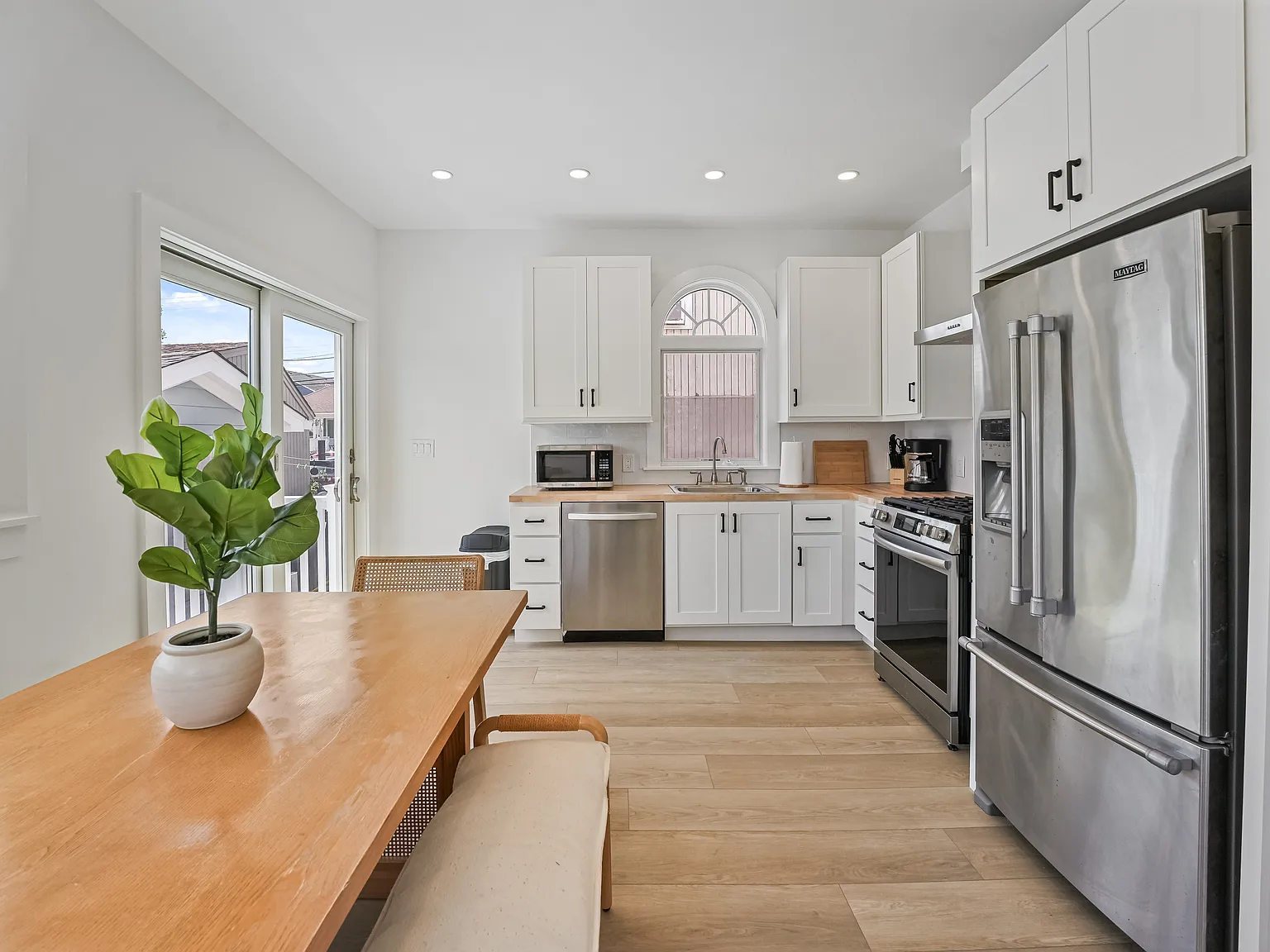 2 bed, 2153 sqft, $5,000 — Photo 2