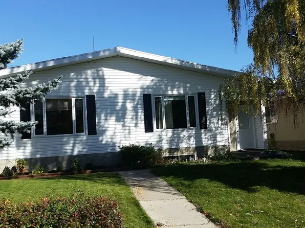 4403 55th Ave, Olds, AB T4H 1B9