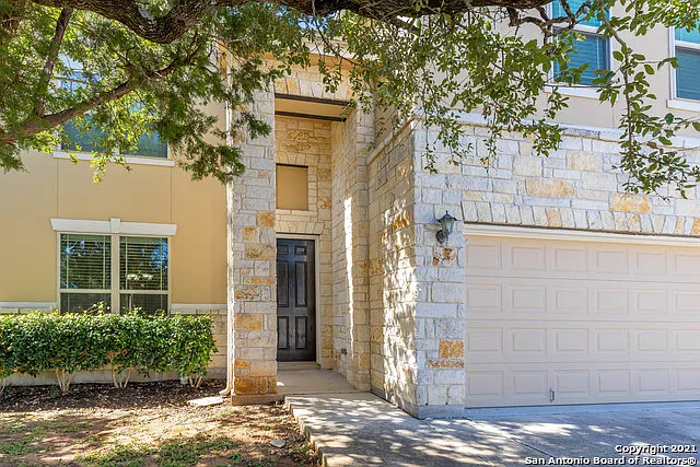 4 bed, 2.5 bath, 2545 sqft, $2,380 — Photo 4