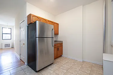 Rented by R New York