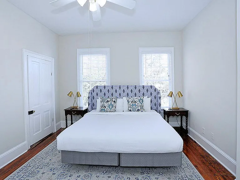 415 E Gordon St — Photo 34