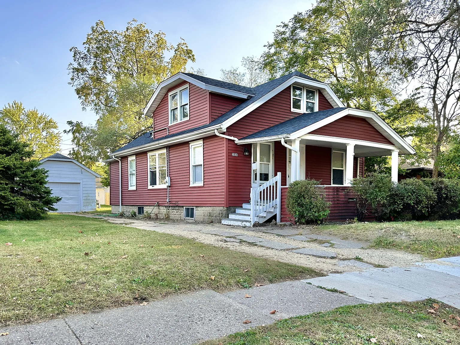 2816 Lawndale Ave photo 1