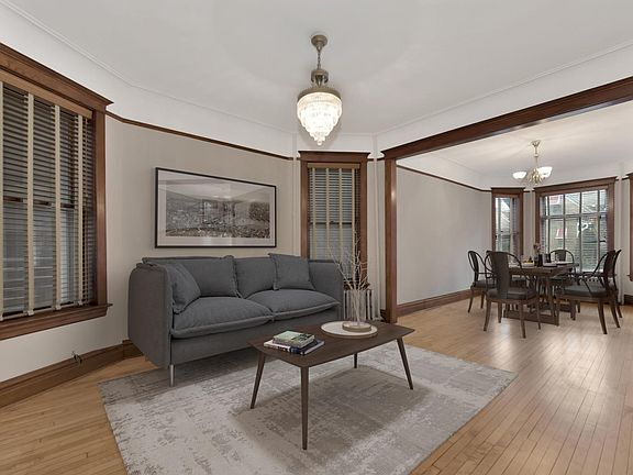 2nd image of 851 N Damen Ave