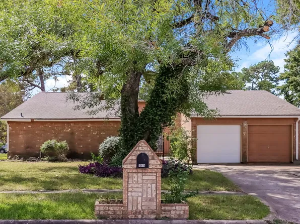 15614 Golden Eagle Dr, Humble, TX 77396