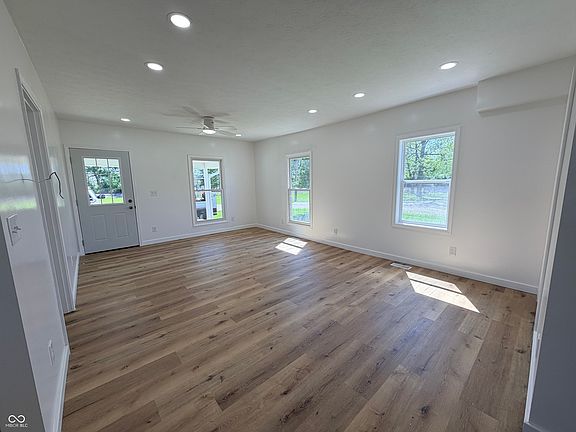 4th image of 5776 E Railroad Ave