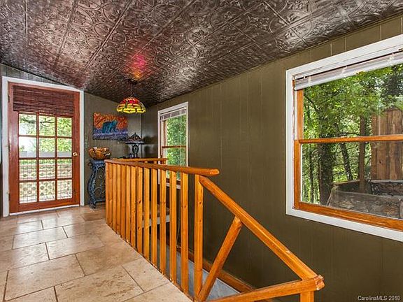 4th image of 585 McMillan Dr