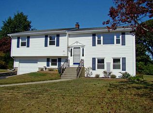 166 Canonchet Dr, Portsmouth, RI 02871